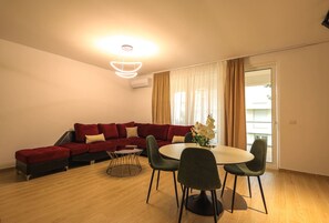 Dining - SanPietro Vacation Apartment 031 (Plazhi San Pietro)