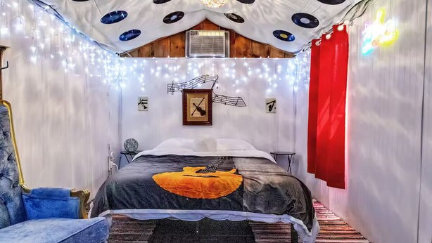 1 bedroom, WiFi, bed sheets - Musician’s Glamping Cabin Near Allegany State Park & Ellicottville (Hinsdale)