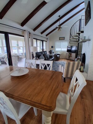 Dining - Beautiful 3-bedroom house with AC in charming Selbyville (SELBYVILLE)