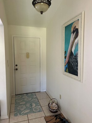 Interior - Well kept condo in Fort Myers on an executive golf course and view of first hole (Fort Myers)