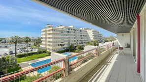 Property grounds - Poolside Bliss | T1 HsRentals Vilamarina (Vilamoura)