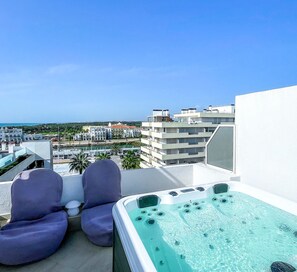 Bain à remous extérieur