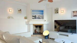 TV - Vila Shradhala | V4 HsR Marina Vilamoura (Vilamoura)