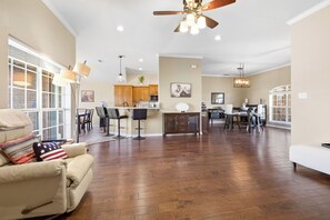 Unclassified image, 2 of 73, button - New! Spacious 3BR Getaway, Easy Access to Abilene. Sleeps 6 (Tuscola)