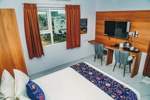 Double Room | Iron/ironing board, free WiFi - Keerthis Comforts (Bengaluru)