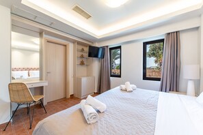 3 chambres, fer et planche à repasser, Wi-Fi gratuit, draps fournis