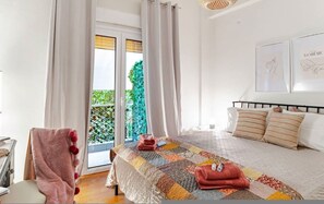 1 bedroom, desk, iron/ironing board, free WiFi - Cozy in Athens Neos Kosmos, an original vibe (Athina)