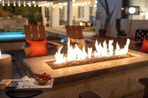 Property grounds - Sandstone Social House: Private Desert Oasis w/ Luxe Arcade Lounge (Indio)