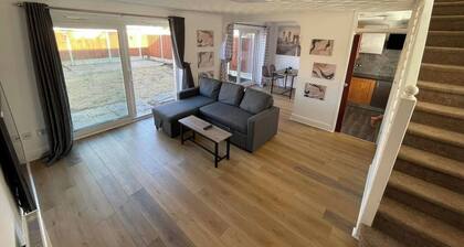 Tranquil 3-bedroom apartment with AC in pleasant Colchester