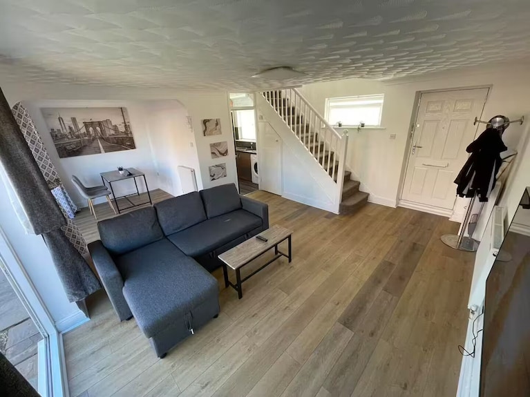 Tranquil 3-bedroom Apartment With Ac In Pleasant Colchester - Colchester