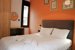 1 bedroom, iron/ironing board, free WiFi, bed sheets - No 1 - Theo Apartment one bedroom ground floor (Athina)