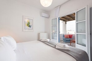 2 bedrooms, desk, iron/ironing board, travel cot