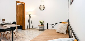 1 Schlafzimmer, Bügeleisen/Bügelbrett, Reisekinderbett, kostenloses WLAN