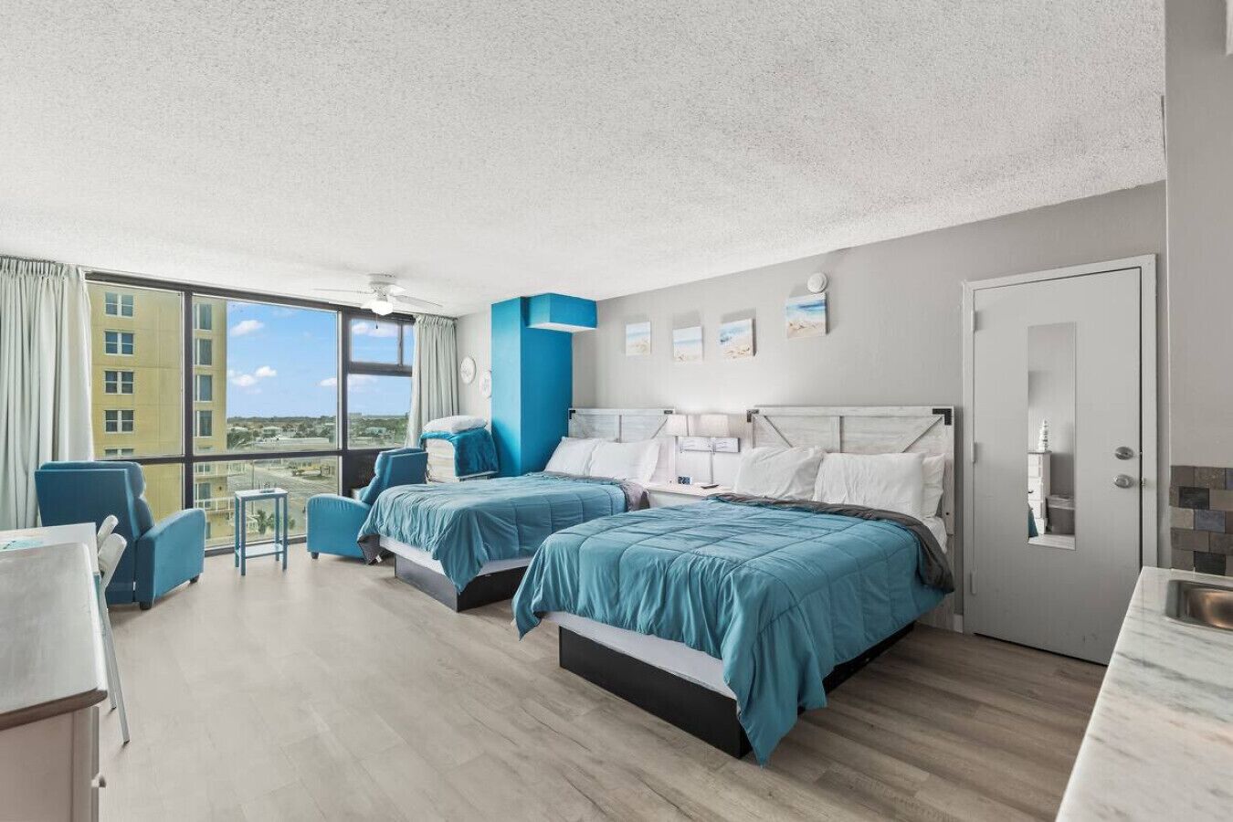 Escrivaninha, ferros/tábuas de passar roupa, Wi-Fi, roupa de cama