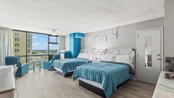 Escrivaninha, ferros/tábuas de passar roupa, Wi-Fi, roupa de cama