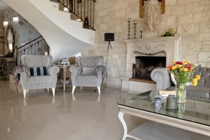 Interior - Luxury Villa Rodianna (Herakleion Crete)