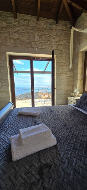 4 bedrooms, iron/ironing board, travel cot, free WiFi - Luxury Villa Rodianna (Herakleion Crete)