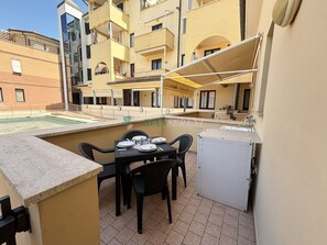 Outdoor dining - TWO-ROOM APARTMENT SLEEPS 5 IN THE CENTRAL AREA-Rif. Palme2 (San Vincenzo)