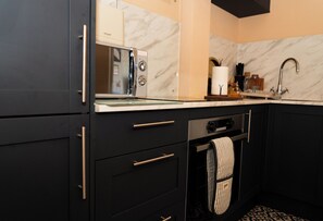 Private kitchen - The Luxury Station House ♛ (Hornchurch)