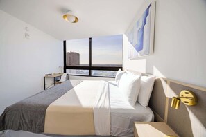 1 bedroom, iron/ironing board, WiFi, bed sheets - 37th Floor Penthouse 1BR | Epic View+Free Parking (Miami)