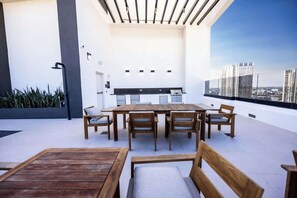Outdoor dining - 37th Floor Penthouse 1BR | Epic View+Free Parking (Miami)