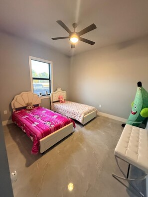 Internet - Gated Acreage Retreat / Lanai & Outdoor Kitchen (Naples)