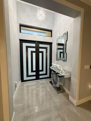 Interior - Gated Acreage Retreat / Lanai & Outdoor Kitchen (Naples)