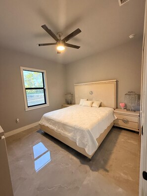 Internet - Gated Acreage Retreat / Lanai & Outdoor Kitchen (Naples)