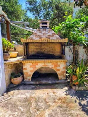 Property grounds - La Casa di Teta by superhosthub (Galatas)