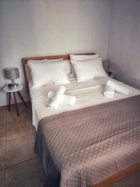 2 Schlafzimmer, Schreibtisch, Bügeleisen/Bügelbrett, kostenloses WLAN