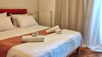 2 bedrooms, desk, iron/ironing board, free WiFi