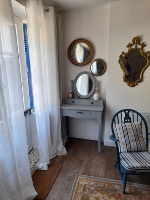 Interior - Lovely 3-bedroom house in Le Vigeant perfect for relaxing stays (LE VIGEANT)
