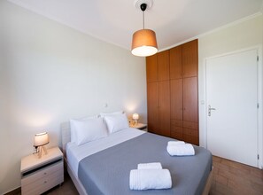1 bedroom, desk, iron/ironing board, travel cot - Casa Vardani  2 Modern Central Apartment (Lefkada)