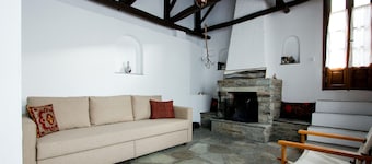 Secluded cottage & guesthouse in the mountains