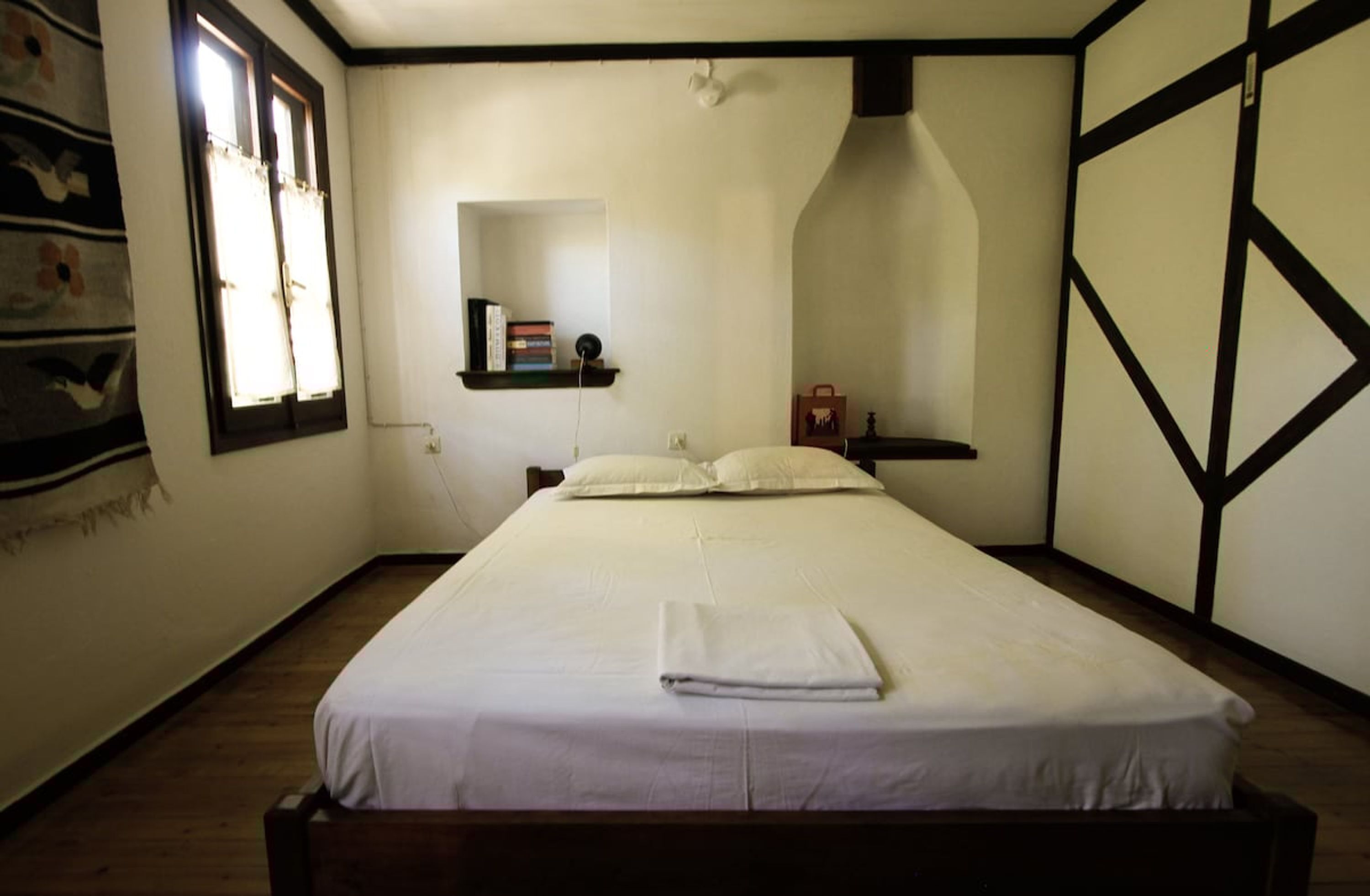 4 habitaciones, escritorio, tabla de planchar con plancha y wifi gratis 