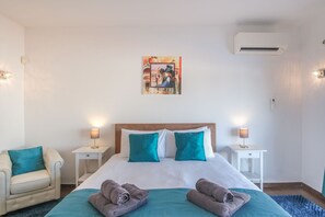 5 Schlafzimmer, Bügeleisen/Bügelbrett, Reisekinderbett, Bettwäsche