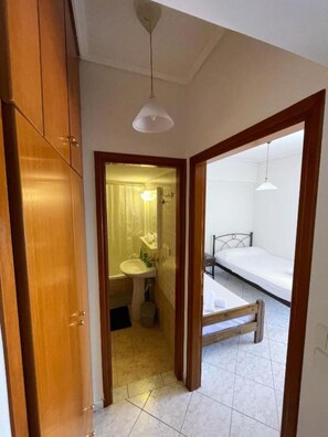 1 bedroom, desk, iron/ironing board, free WiFi - Small Apartment Trikala (Trikala)