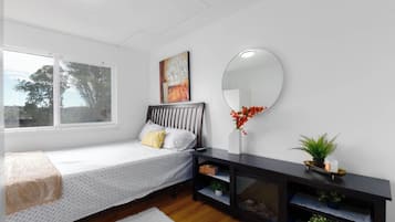 Iron/ironing board, WiFi