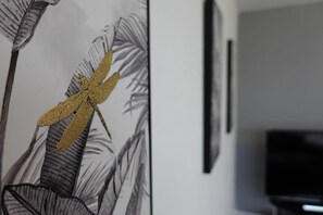 Unclassified image, 4 of 16, button