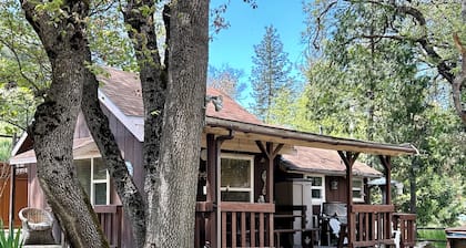 Serene 1-bedroom cabin in California Hot Springs perfect for relaxing