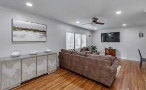 Living area - Hidden gem in the heart of Jackson! (Jackson)