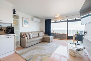 TV - 1 bedroom accommodation in Sint Idesbald (Sint Idesbald)