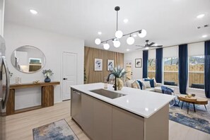 Interior - The Corinthian Retreat near NRG/Medical Center. Pets & long term stays welcome! (Houston)