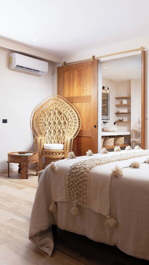 Bügeleisen/Bügelbrett, Reisekinderbett, kostenloses WLAN, Bettwäsche