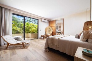 Een strijkplank/strijkijzer, reisbedje, gratis wifi, beddengoed