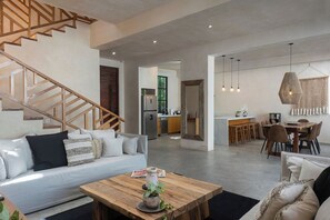 TV, offices - Villa Bona | 5Bdrm•18 guests•HotTub & Housekeeping every other day<br>Dedicated Concierge<br>Beach access (Tulum)