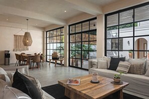 TV, offices - Villa Bona | 5Bdrm•18 guests•HotTub & Housekeeping every other day<br>Dedicated Concierge<br>Beach access (Tulum)