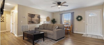 Cul de sac 3bed/2bath, in unit laundry, pet friendly, off street parking