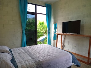 1 chambre, fer et planche à repasser, Wi-Fi gratuit, draps fournis