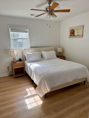 2 bedrooms, iron/ironing board, WiFi, bed sheets - Peace Unit | I-95 Hospital -JCC- Park w/Splash Pad (Smithfield)